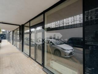 Spre vânzare spațiu comercial amplasat în complexul Newton ...