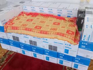 Продается оригинальный диван из коробок (handmade)