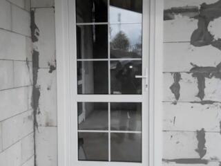 Пластиковые двери стеклопакеты входные двери пвх в частный дом Кишинев