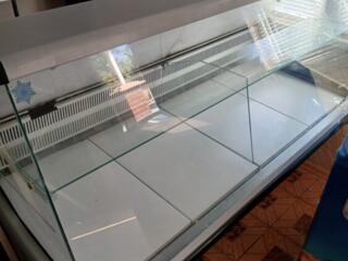 Продам витринный холодильник