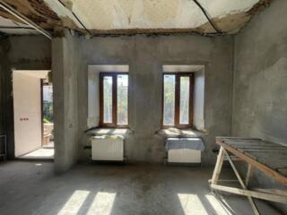 Продається 2-кімнатна квартира на землі, біля Центрального ринку