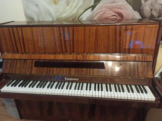 Продаётся пианино