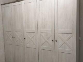 Продаю шкаф