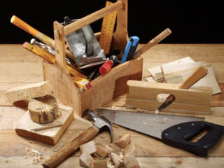 Есть работа для электриков, плотников, сантехников в Европе.