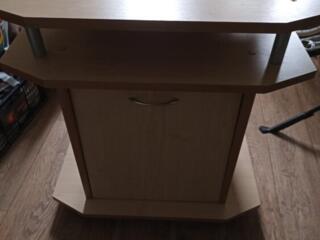 Журнальный столик или подставка под телевизор