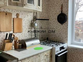 Оренда 2-кімнатної квартири з окремими кімнатами і заскленою ...