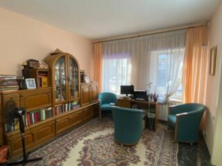 В продаже дом в 2-х этажах в центре города