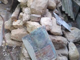 Отдам бесплатно бут три куба крупного размера