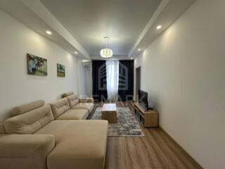 Se dă în chirie un apartament spatios în centrul orasului. ...