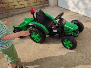 Продам детский трактор с прицепом
