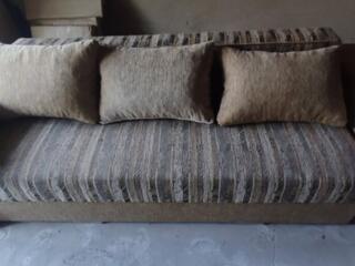 Диван-еврокнижка в отличном состоянии (практически новый)