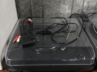 Продам Виниловый проигрыватель