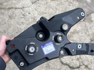 Кронштейн крыла нижний передний левый Volvo XC60 18-25 32288928