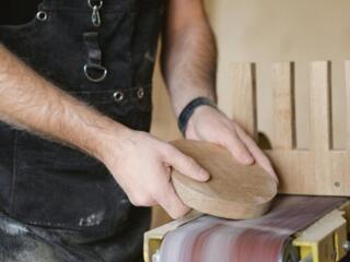 В столярный цех требуется столяр-плотник с опытом работы