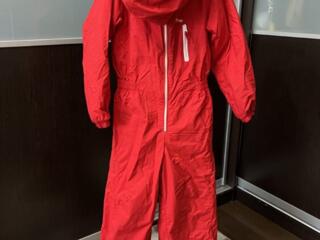 Продам зимние детские фирменные куртки и комбинезоны.