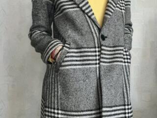 Продам женскую верхнюю одежду