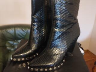 Продам босоножки новые! Туфли. Состояние отличное! Туфли из замши!