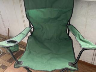 Складной стул с подлокотниками и подстаканником