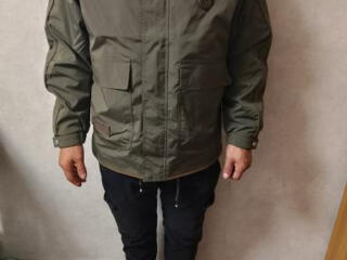 Продам две куртки осень-весна