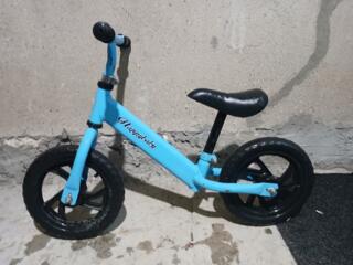 Продам беговел