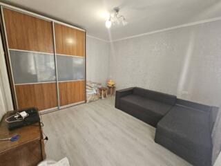 В продаже однокомнатная квартира на среднем этаже. В квартире ...