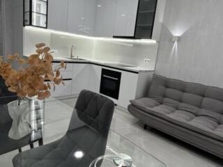 Продам 1 к квартиру в ЖК"Модерн" евроремонт, мебель, техника.