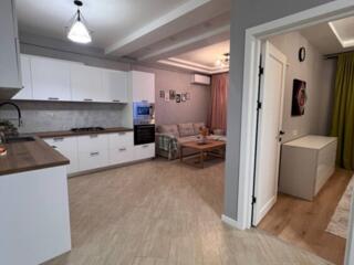 Продам 2-к квартиру на Зоопарковой.