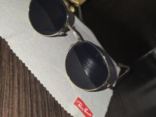 Красивые очки, в золотой оправе