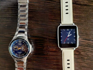 Смарт часы рабочие в отличном состоянии, кварцевые