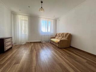 35940. Продам просторную квартиру площадью 84 м² ...