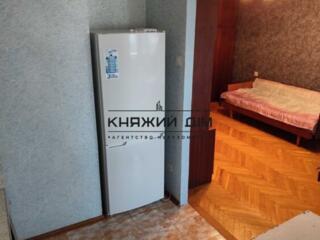 Продаж 1 кімнатна вул Ялтинська, 9А. Продам свою квартиру м. Київ ...