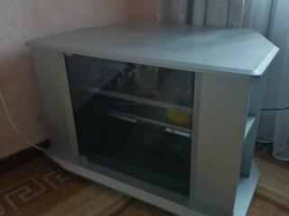 Продам МЯГКОЕ кресло и стол - тумбу