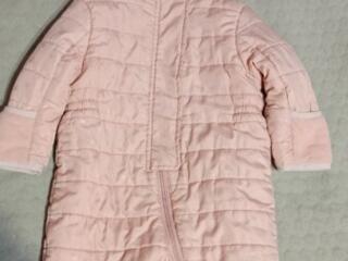 Продам демисезонные комбинезоны на девочку 