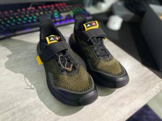 Кроссовки adidas, коллекция Lego. Оригинал, покупались в Дубаи.