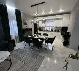 В продаже двухэтажный дом с качественным ремонтом и продуктивной ...