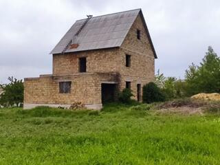 Дом- коробка  на 10 сот  в центре  с. Нерубайское