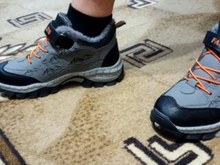 Продам зимние ботинки на мальчика