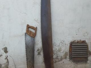 Продам двуручную и одноручную пилы б/у по 100 руб.