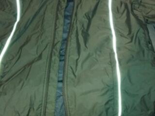 Продам ветровку с капюшоном. Турция