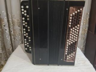 Продам баян.