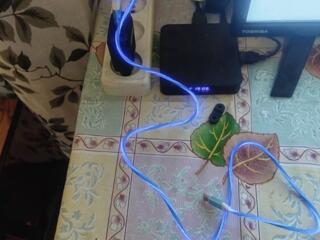 Продам задние крышки на Редми, стёкла камер, з/у, коробки, новые.