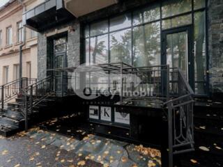 Se oferă spre chirie spațiu comercial amplasat pe str. ...