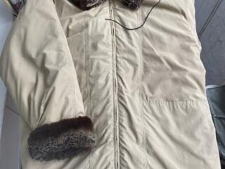 Утепленная куртка б/у с меховым воротником и рукавами с мехом Р. 48-50