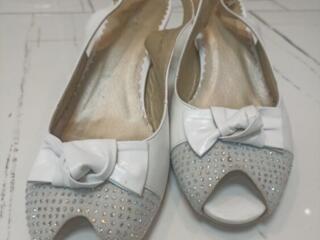 Продам женскую обувь, размеры 39-40