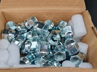 Продам гайки 9/16 18, 32 шт, НОВЫЕ