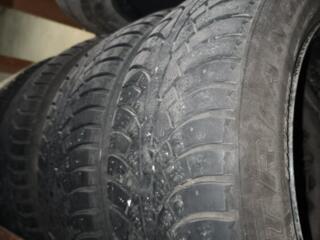 Продам зимнюю резину 205/60/16