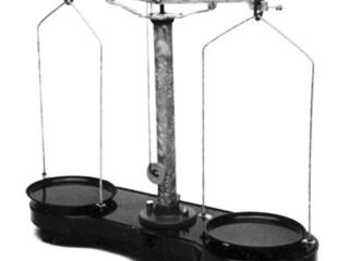 Весы аптечные/ лабораторные.