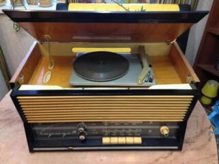 Продам радиолу Сириус 1968г