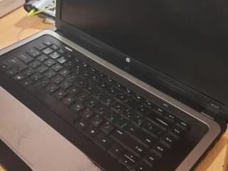 Ноутбук HP в рабочем состоянии