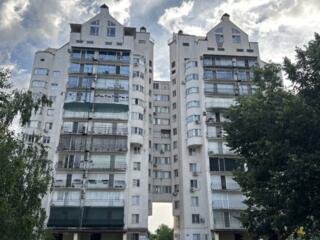 В центре Квартира-2х комнатная. Помесячно